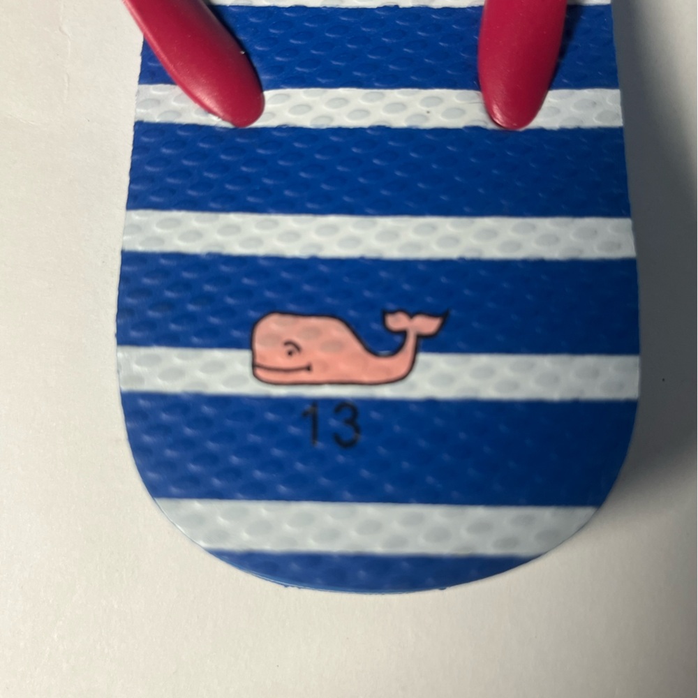 NWOT girls vineyard vines flip flops with Pom poms. Girls size 13. - Picture 8 of 9
